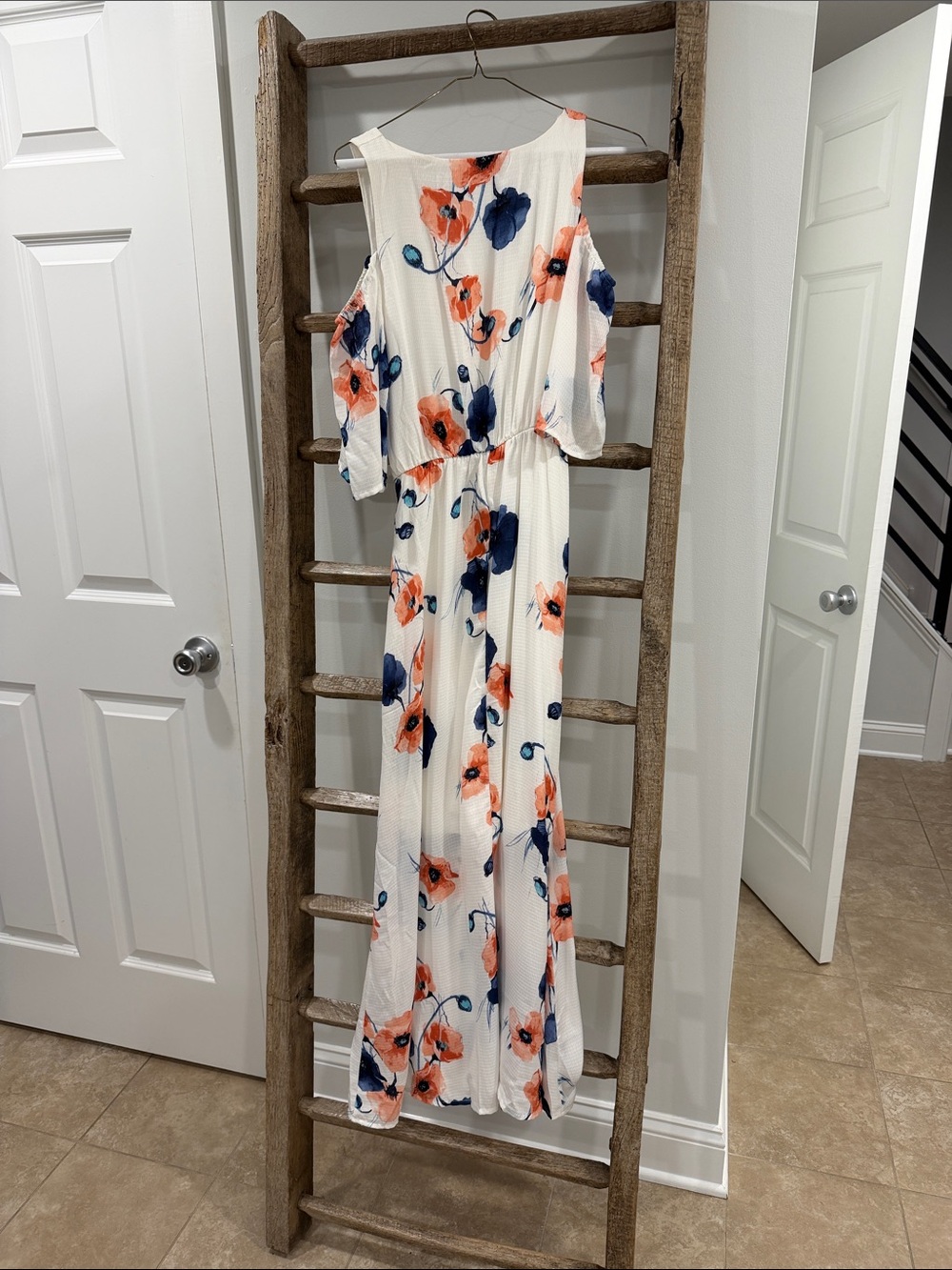 Fraiche White Floral Cold-Shoulder Maxi Dress with Navy and Coral Blooms, Size S - Picture 5 of 5